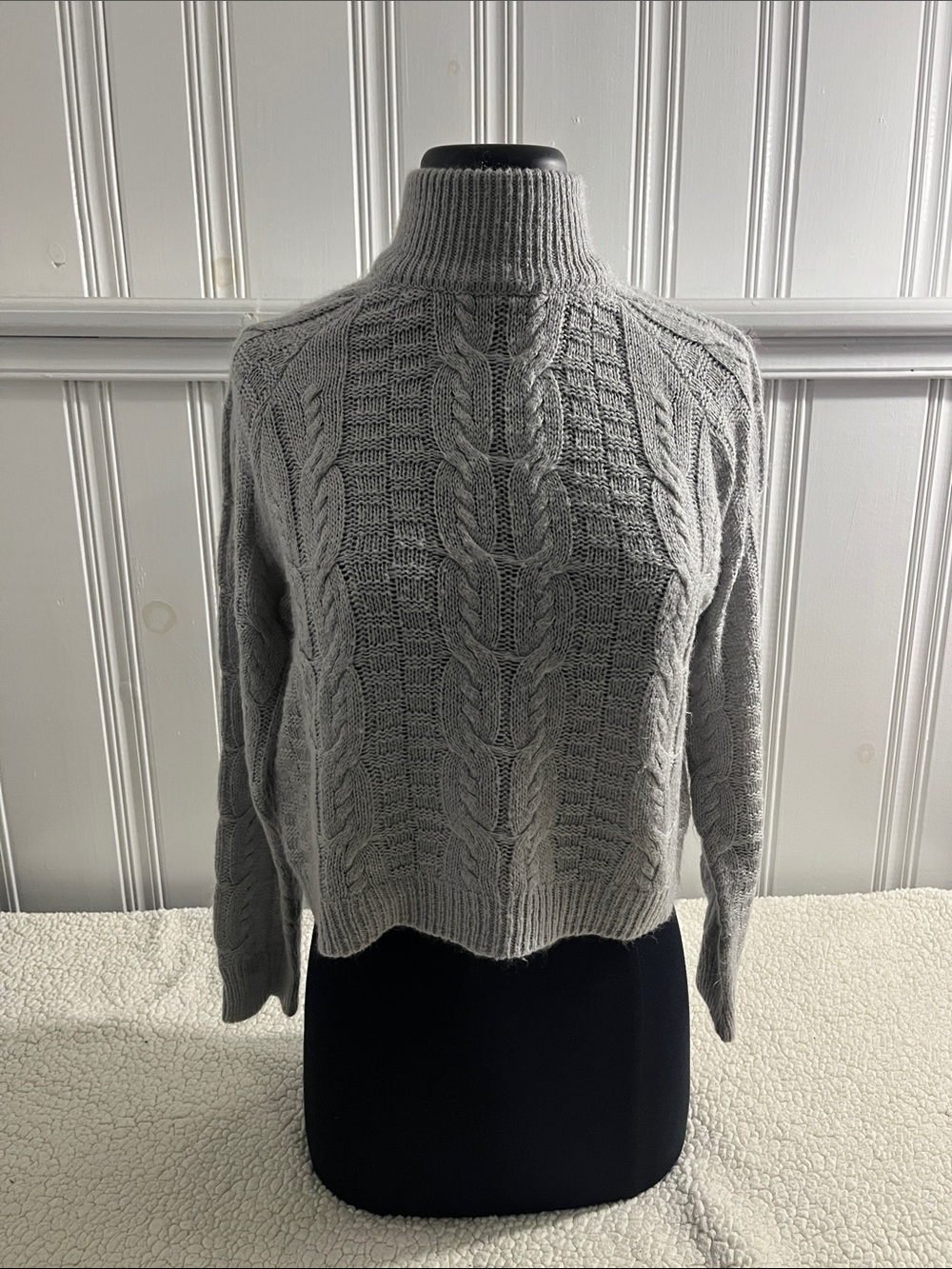 Women's Cable Knit Turtleneck Sweater in Light Gray